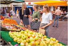 Wochenmarkt am Stadtgraben